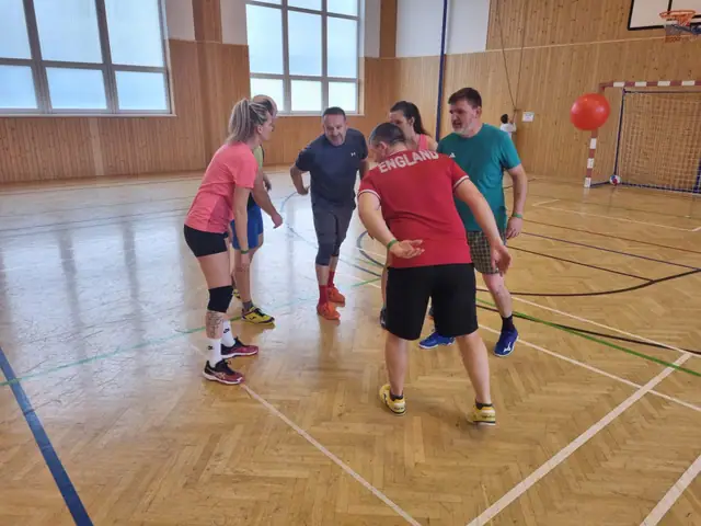 Velikonoční charitativní volejbalový turnaj 2026 – fotka 2 z 58