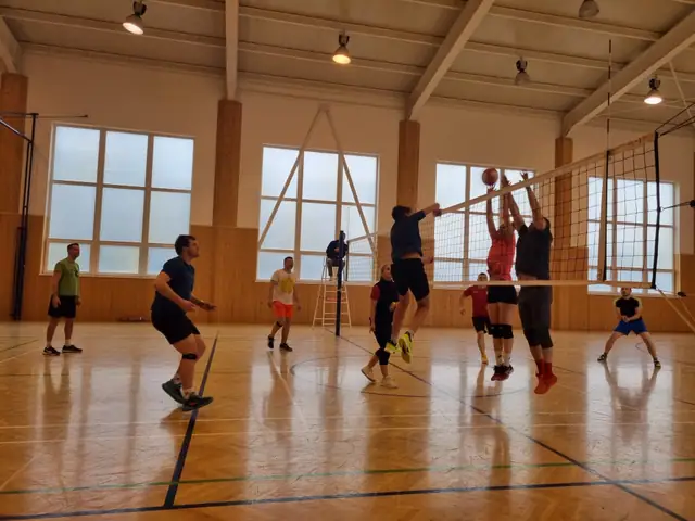 Velikonoční charitativní volejbalový turnaj 2026 – fotka 5 z 58