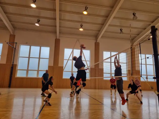 Velikonoční charitativní volejbalový turnaj 2026 – fotka 11 z 58